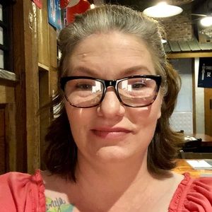 Meet your Posher, Dena